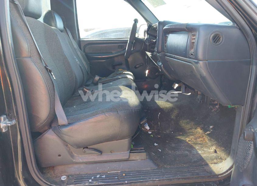 Photo 5 of 2000 Chevrolet Silverado 1500 (VIN 1GCEC14W5YZ259737)