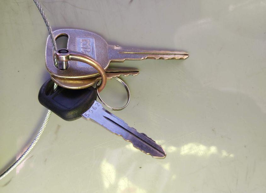 Photo 11 of 2000 Chevrolet Silverado 1500 (VIN 1GCEC14W5YZ354931)