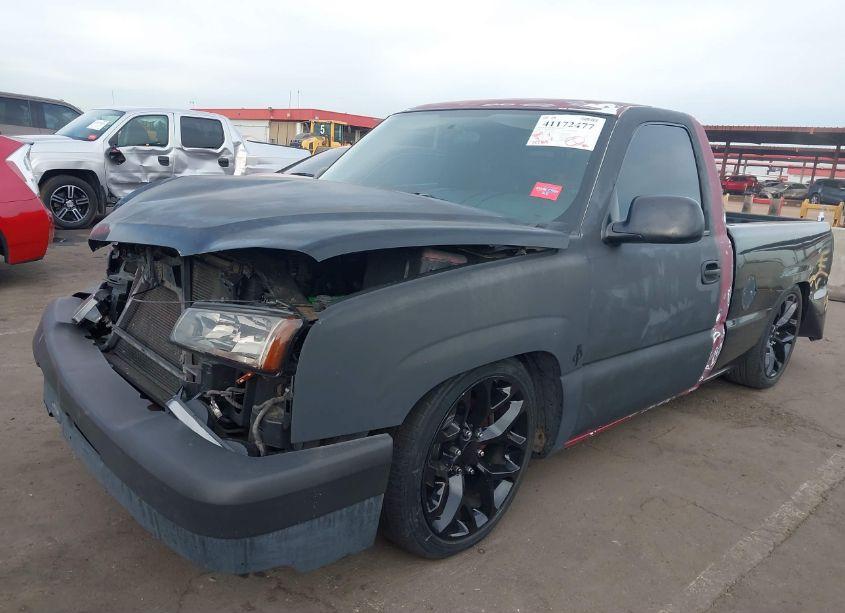 Photo 2 of 2000 Chevrolet Silverado 1500 (VIN 1GCEC14W5YZ354931)