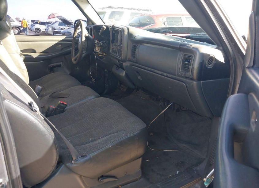 Photo 5 of 2000 Chevrolet Silverado 1500 (VIN 1GCEC14W5YZ354931)