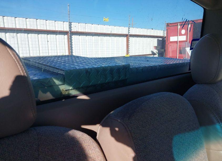 Photo 8 of 2001 Chevrolet Silverado 1500 (VIN 1GCEC14W61Z143226)