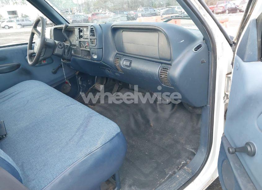 Photo 5 of 1998 Chevrolet C1500 FLEETSIDE W/T (VIN 1GCEC14W6WZ200824)