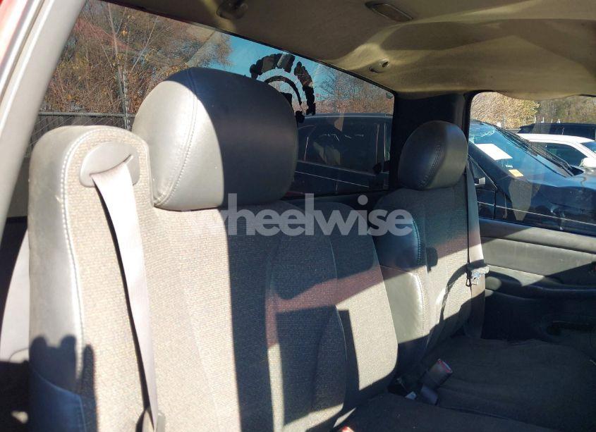 Photo 8 of 2001 Chevrolet Silverado 1500 (VIN 1GCEC14W71Z264136)