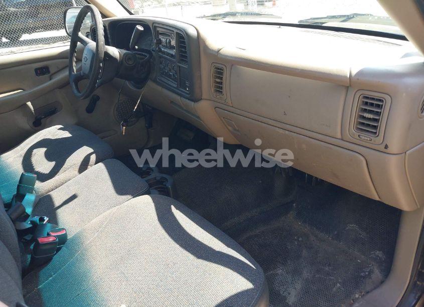 Photo 5 of 2002 Chevrolet Silverado 1500 (VIN 1GCEC14W72Z175006)