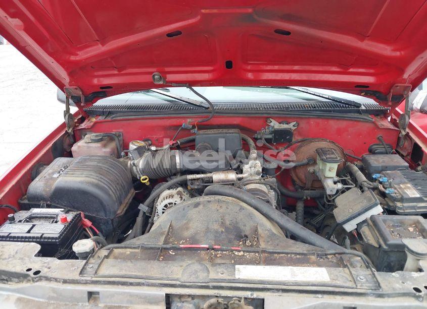 Photo 10 of 1996 Chevrolet Gmt-400 C1500 (VIN 1GCEC14W7TZ224738)