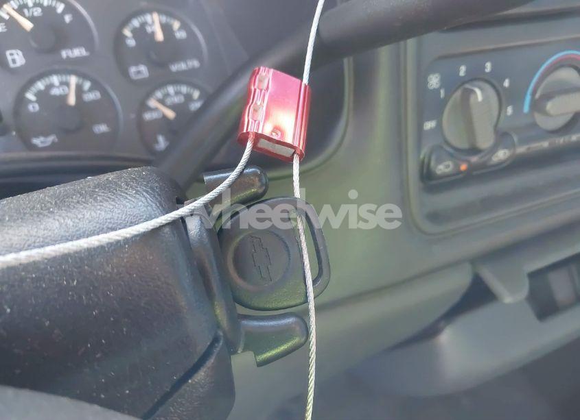 Photo 11 of 1999 Chevrolet Silverado 1500 (VIN 1GCEC14W7XZ212594)