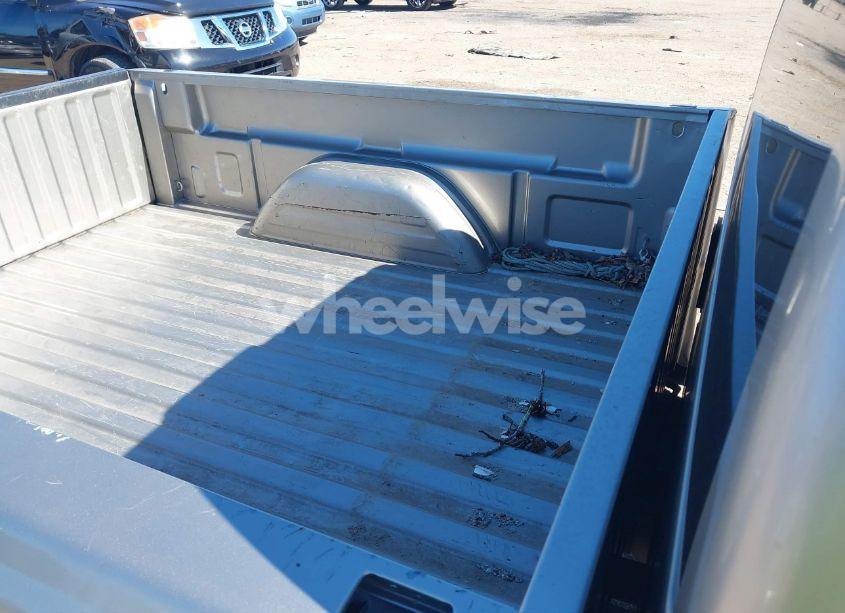 Photo 8 of 1999 Chevrolet Silverado 1500 (VIN 1GCEC14W7XZ212594)