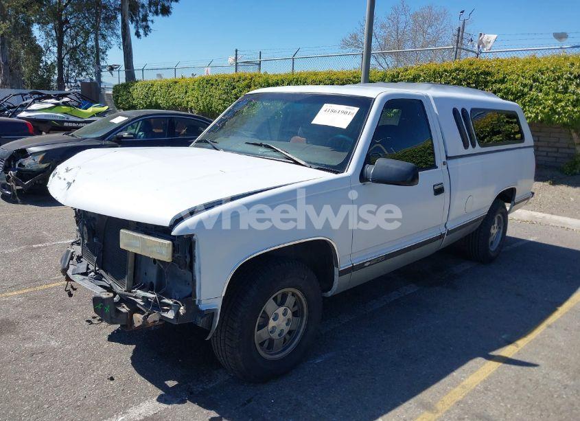 Photo 2 of 1997 Chevrolet C1500 FLEETSIDE (VIN 1GCEC14W8VZ204100)