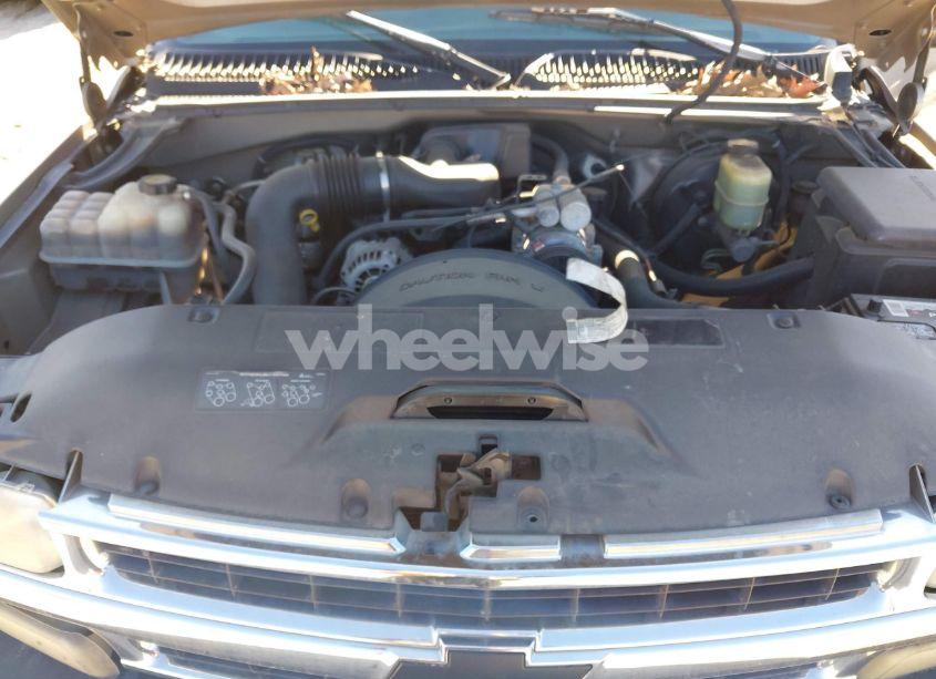 Photo 10 of 1999 Chevrolet Silverado 1500 (VIN 1GCEC14W8XZ104775)