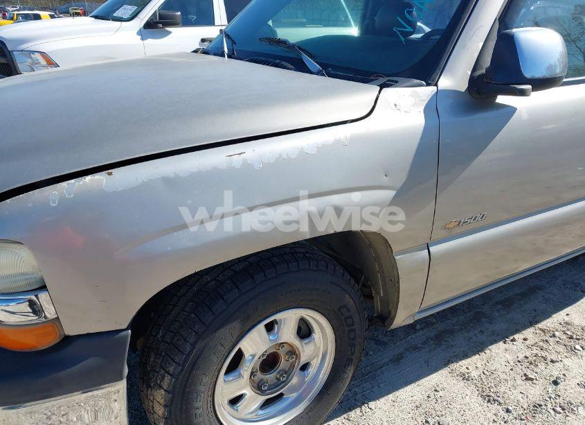 Photo 12 of 1999 Chevrolet Silverado 1500 (VIN 1GCEC14W8XZ104775)