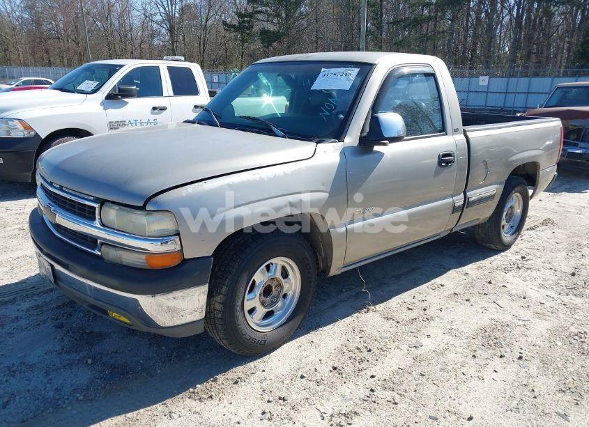 Photo 2 of 1999 Chevrolet Silverado 1500 (VIN 1GCEC14W8XZ104775)