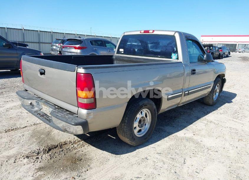 Photo 4 of 1999 Chevrolet Silverado 1500 (VIN 1GCEC14W8XZ104775)