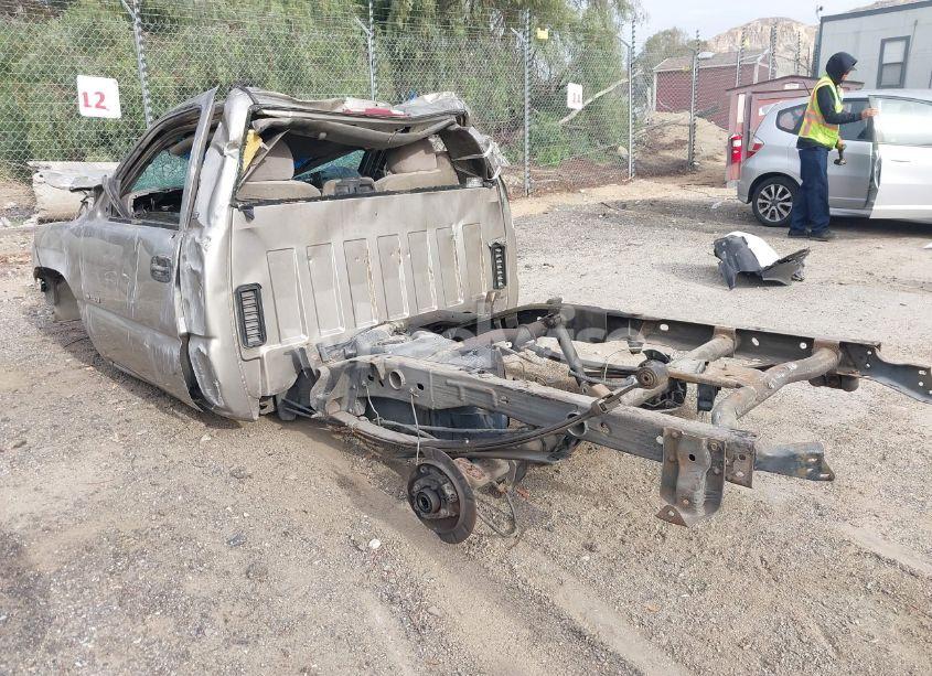 Photo 3 of 2000 Chevrolet Silverado 1500 LS (VIN 1GCEC14W8YZ131945)
