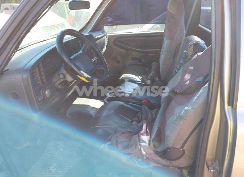 Photo 8 of 2001 Chevrolet Silverado 1500 (VIN 1GCEC14W91Z131376)