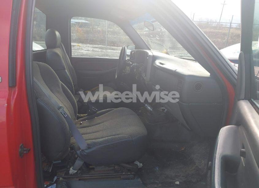 Photo 5 of 1999 Chevrolet Silverado 1500 (VIN 1GCEC14W9XZ131595)