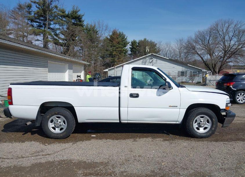 Photo 13 of 2001 Chevrolet Silverado 1500 (VIN 1GCEC14WX1Z185351)