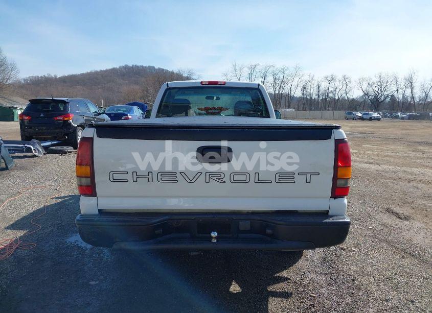 Photo 16 of 2001 Chevrolet Silverado 1500 (VIN 1GCEC14WX1Z185351)