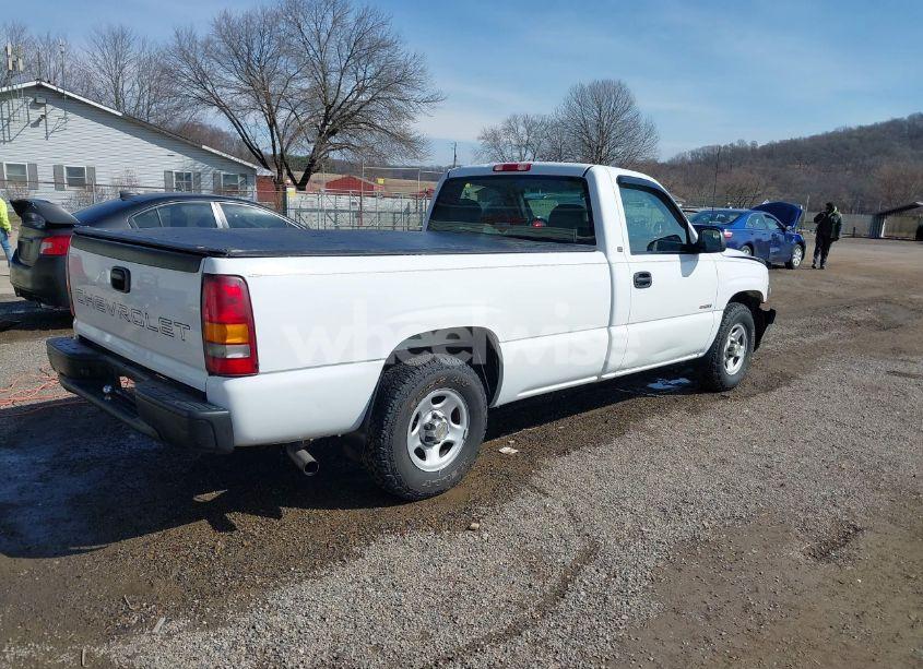 Photo 4 of 2001 Chevrolet Silverado 1500 (VIN 1GCEC14WX1Z185351)