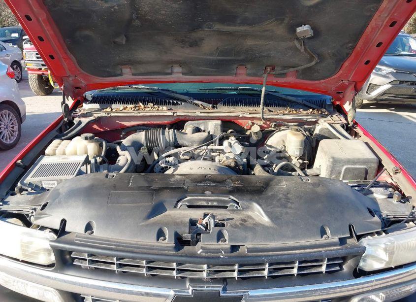 Photo 10 of 2002 Chevrolet Silverado 1500 (VIN 1GCEC14WX2Z161147)