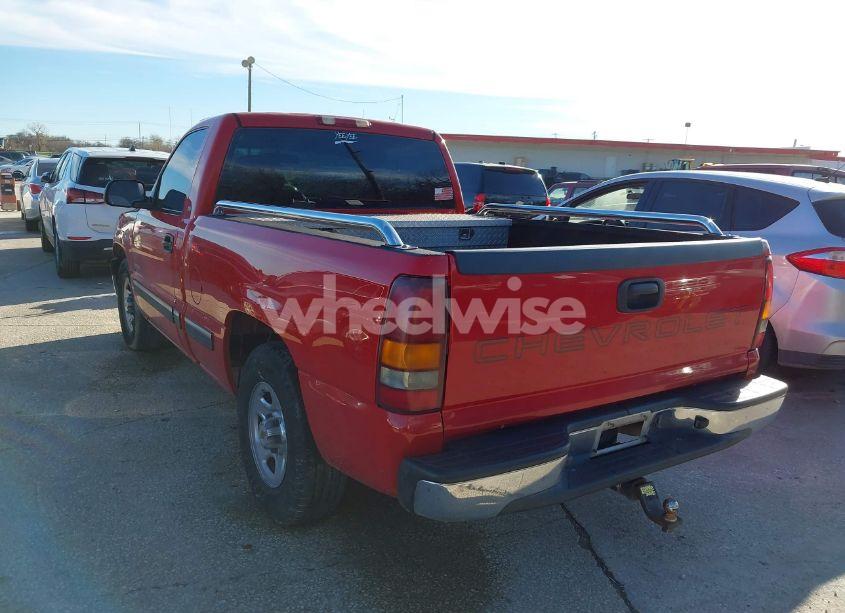 Photo 3 of 2002 Chevrolet Silverado 1500 (VIN 1GCEC14WX2Z161147)