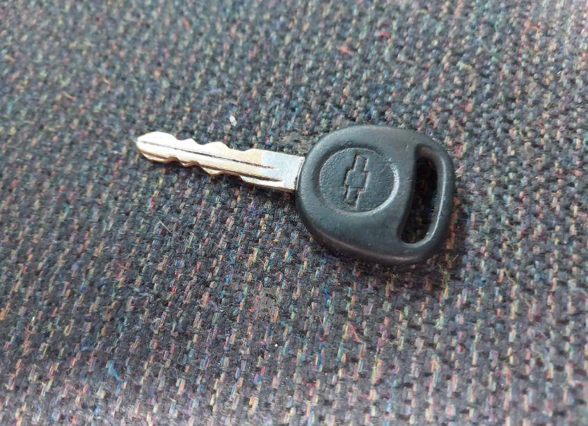 Photo 11 of 2002 Chevrolet Silverado 1500 (VIN 1GCEC14WX2Z192768)