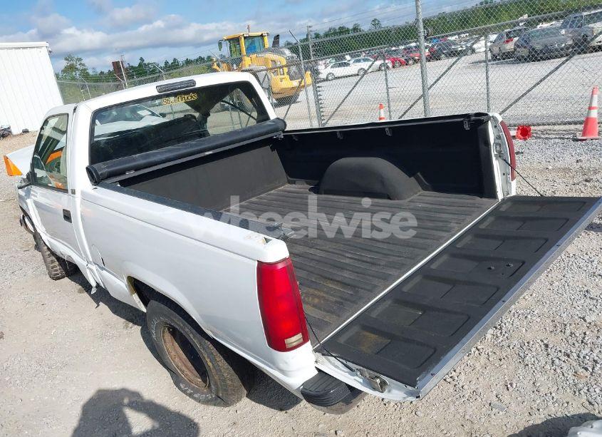Photo 3 of 1997 Chevrolet C1500 FLEETSIDE (VIN 1GCEC14WXVZ140240)