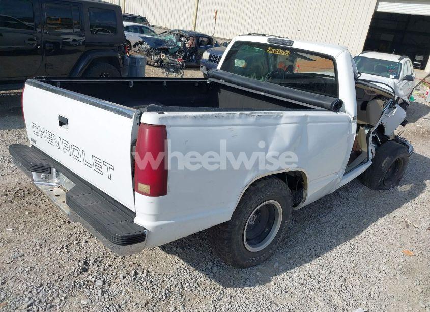 Photo 4 of 1997 Chevrolet C1500 FLEETSIDE (VIN 1GCEC14WXVZ140240)