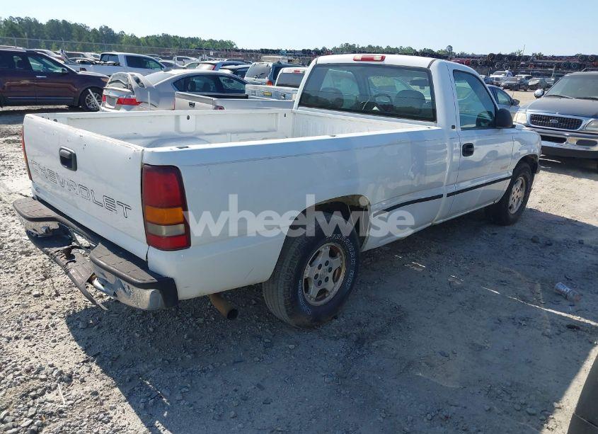 Photo 4 of 1999 Chevrolet Silverado 1500 (VIN 1GCEC14WXXE244589)