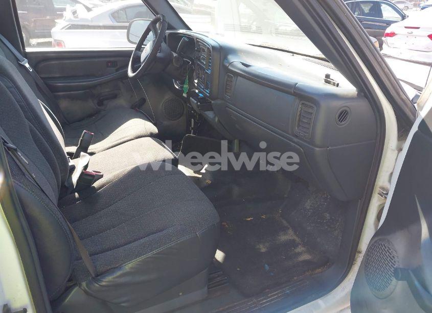 Photo 5 of 1999 Chevrolet Silverado 1500 (VIN 1GCEC14WXXE244589)