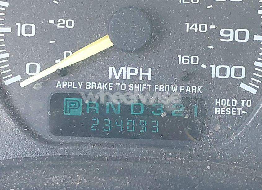 Photo 7 of 1999 Chevrolet Silverado 1500 (VIN 1GCEC14WXXE244589)