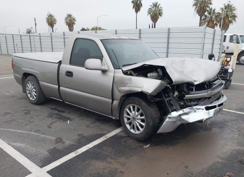 2000 Chevrolet Silverado 1500 (VIN 1GCEC14WXYZ217600) main photo