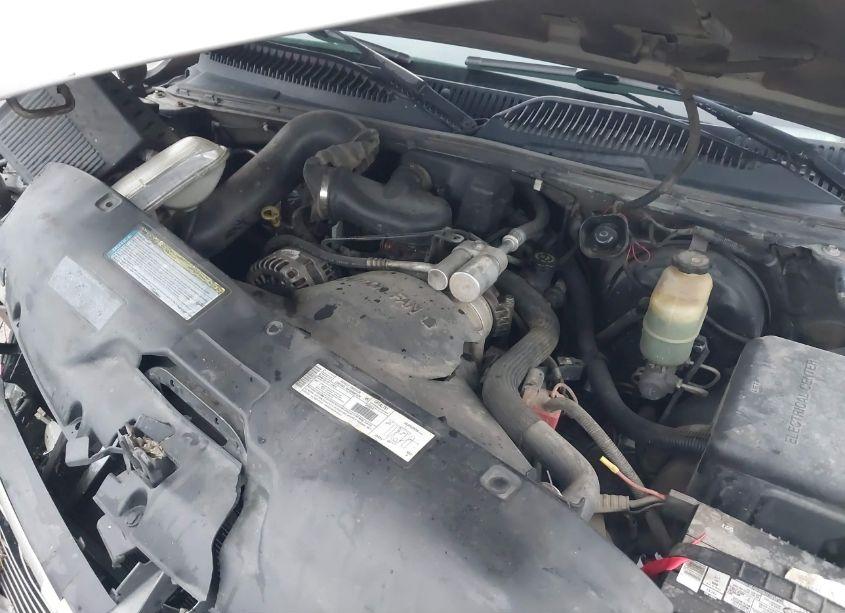 Photo 10 of 2000 Chevrolet Silverado 1500 (VIN 1GCEC14WXYZ217600)