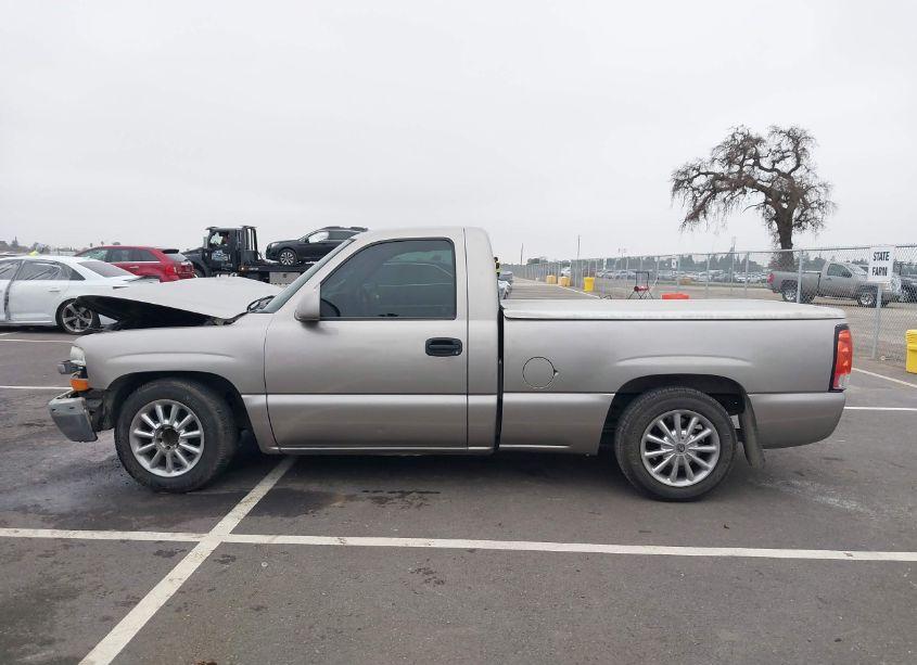 Photo 14 of 2000 Chevrolet Silverado 1500 (VIN 1GCEC14WXYZ217600)