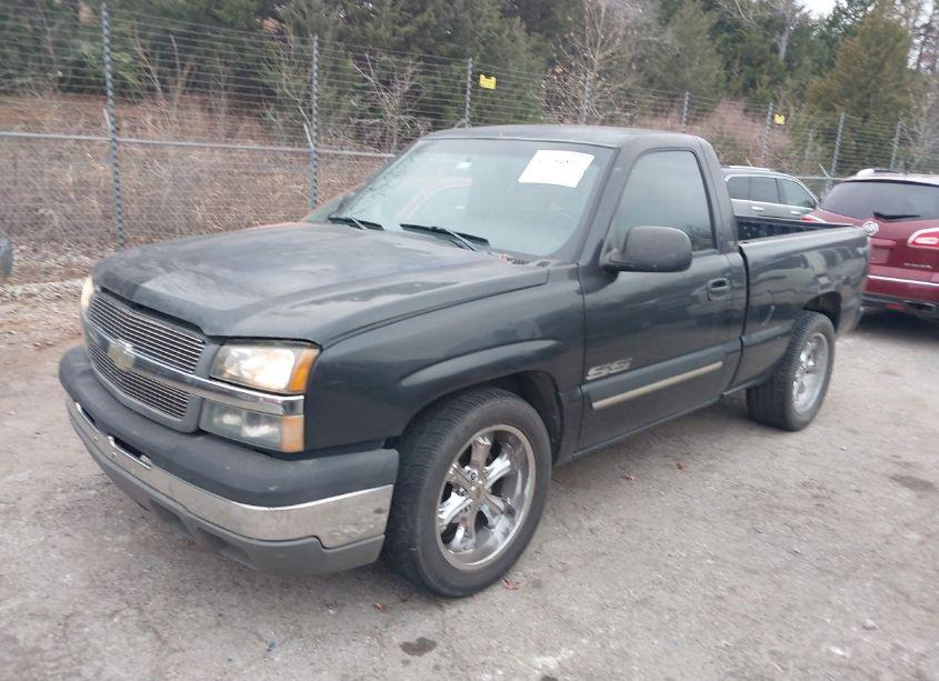 Photo 2 of 2004 Chevrolet Silverado 1500 (VIN 1GCEC14X04Z256683)