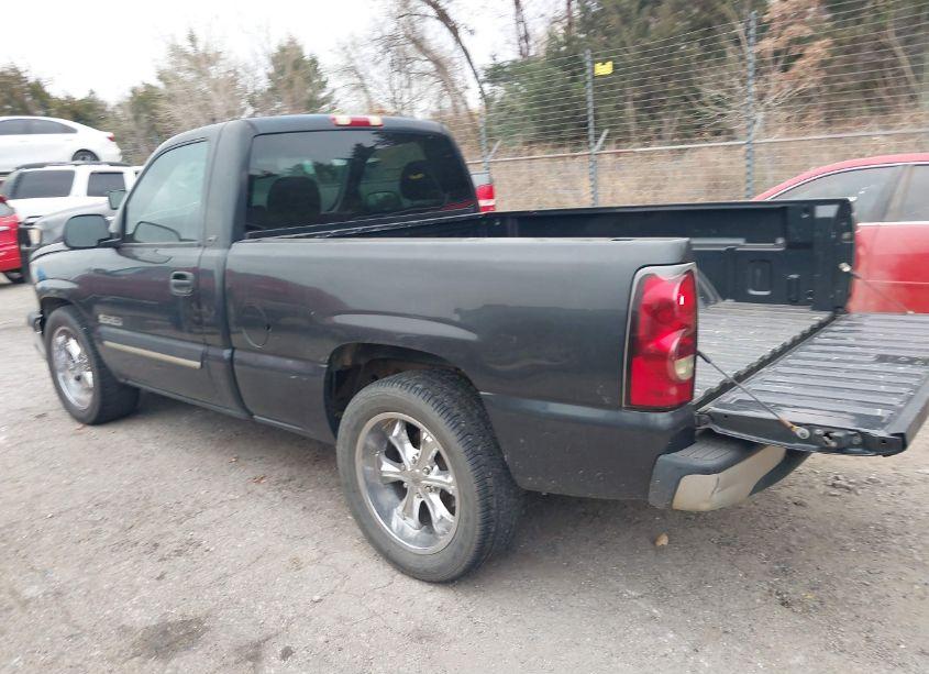 Photo 3 of 2004 Chevrolet Silverado 1500 (VIN 1GCEC14X04Z256683)