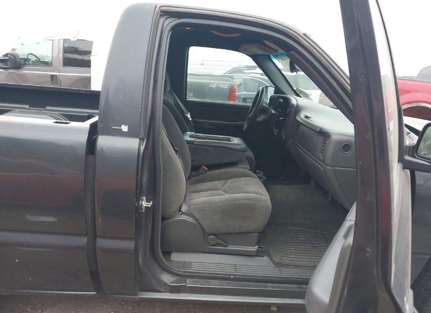 Photo 5 of 2004 Chevrolet Silverado 1500 (VIN 1GCEC14X04Z256683)