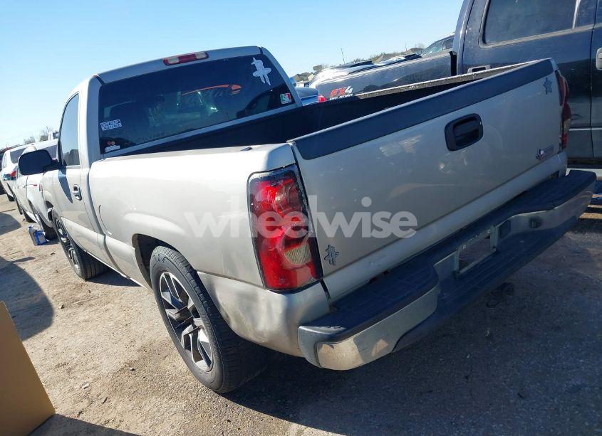 Photo 3 of 2005 Chevrolet Silverado 1500 (VIN 1GCEC14X05Z116179)