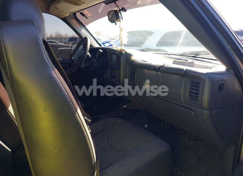 Photo 5 of 2005 Chevrolet Silverado 1500 (VIN 1GCEC14X05Z116179)