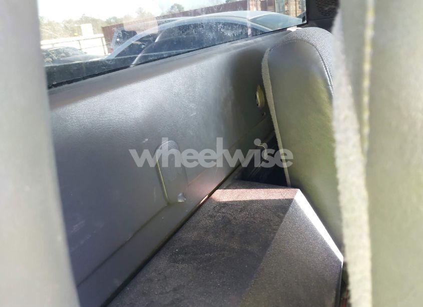 Photo 8 of 2005 Chevrolet Silverado 1500 (VIN 1GCEC14X05Z116179)