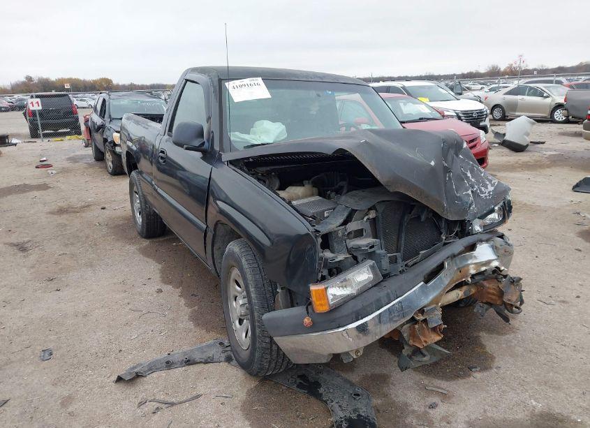 2005 Chevrolet Silverado 1500 WORK TRUCK (VIN 1GCEC14X05Z149358) main photo