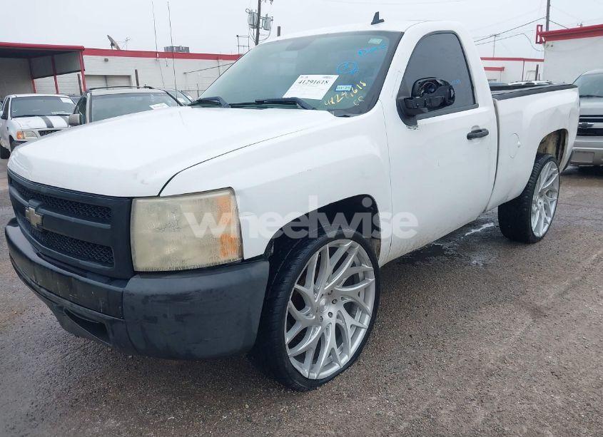 Photo 2 of 2008 Chevrolet Silverado 1500 WORK TRUCK (VIN 1GCEC14X18Z102005)