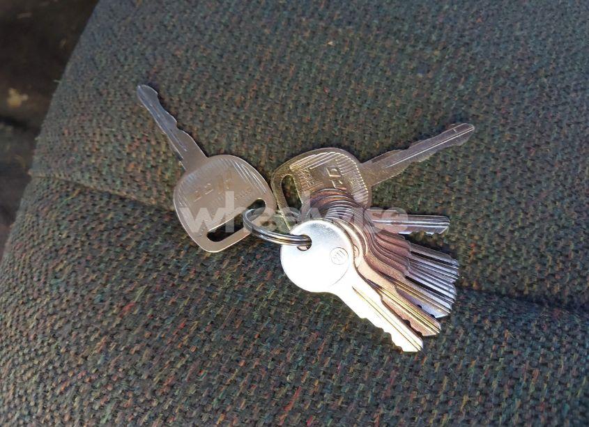 Photo 11 of 2003 Chevrolet Silverado 1500 (VIN 1GCEC14X23Z256893)