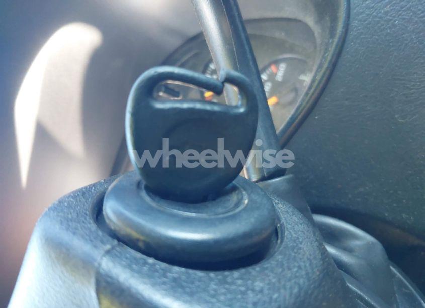 Photo 11 of 2004 Chevrolet Silverado 1500 (VIN 1GCEC14X24Z123939)