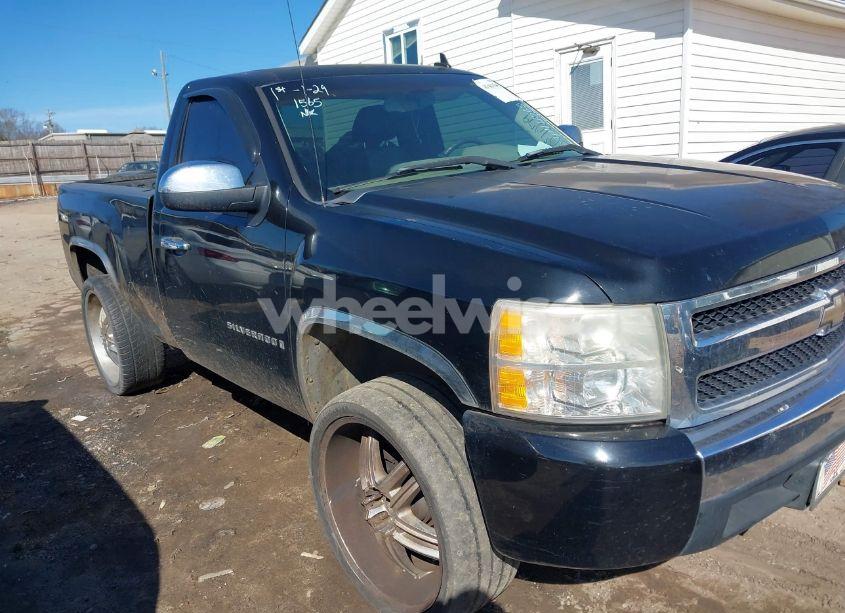 2007 Chevrolet Silverado 1500 WORK TRUCK (VIN 1GCEC14X47Z607079) main photo