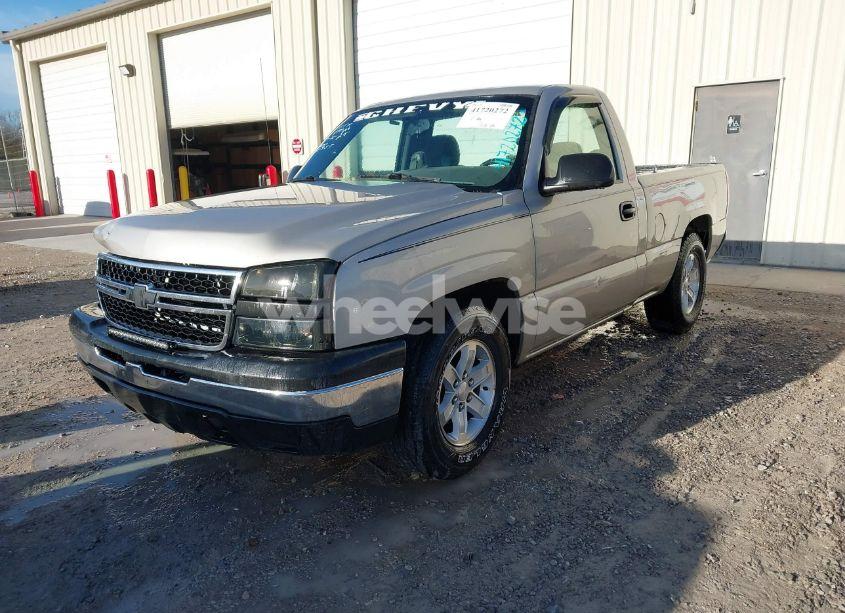 Photo 2 of 2007 Chevrolet Silverado 1500 CLASSIC WORK TRUCK (VIN 1GCEC14X57Z108355)