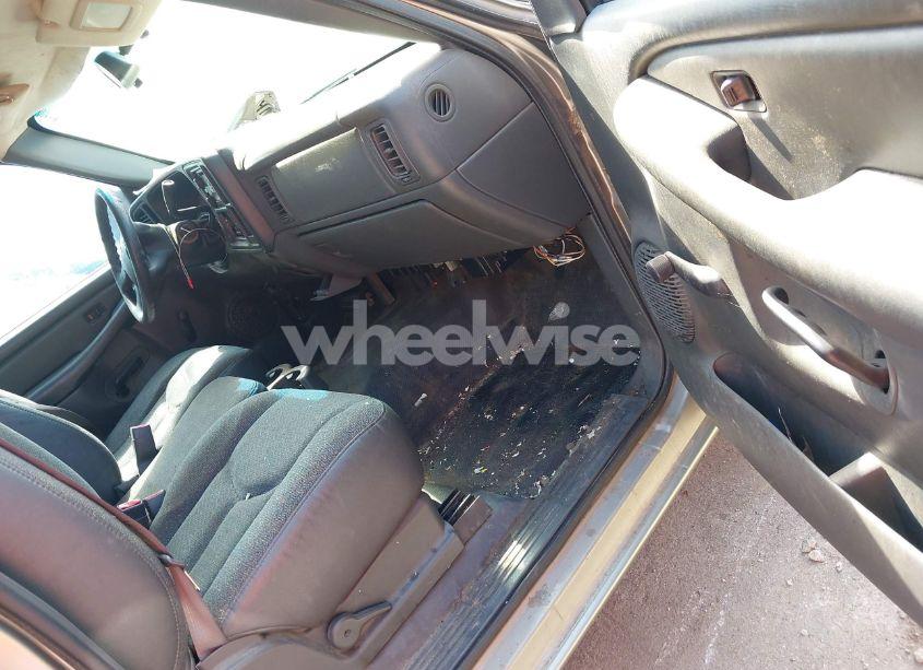 Photo 5 of 2003 Chevrolet Silverado 1500 (VIN 1GCEC14X63Z192356)