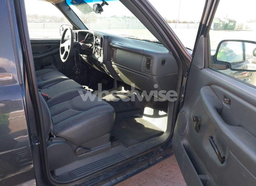 Photo 5 of 2003 Chevrolet Silverado 1500 (VIN 1GCEC14X93Z356988)