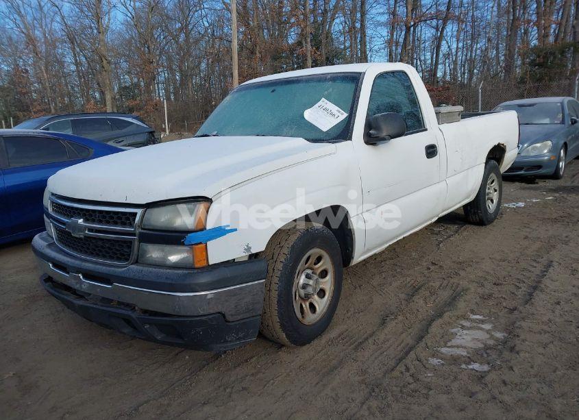 Photo 2 of 2007 Chevrolet Silverado 1500 CLASSIC WORK TRUCK (VIN 1GCEC14X97Z125840)