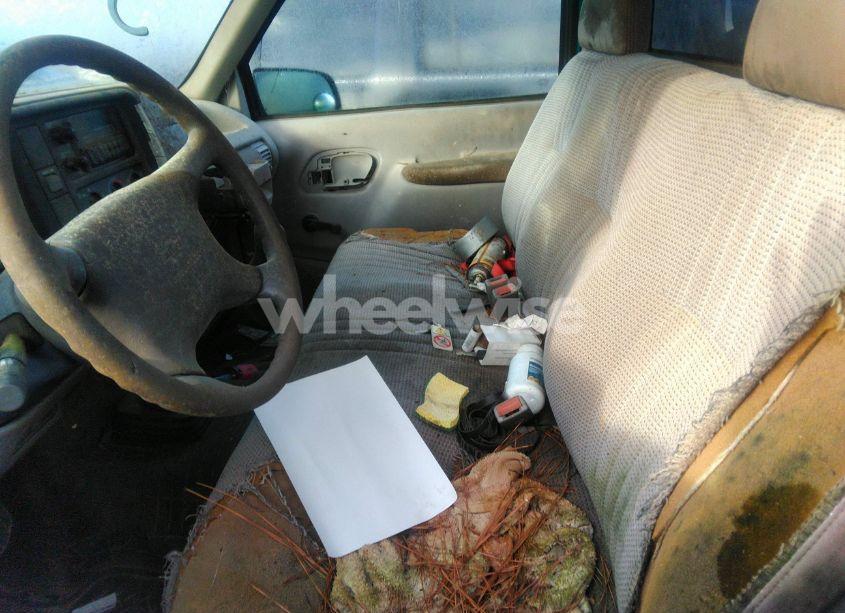 Photo 5 of 1995 Chevrolet Gmt-400 C1500 (VIN 1GCEC14Z0SZ247514)