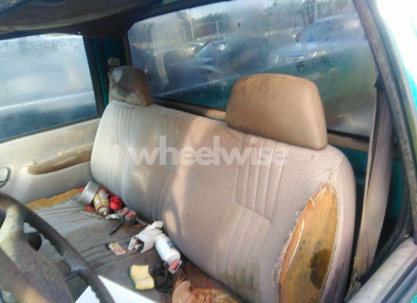 Photo 8 of 1995 Chevrolet Gmt-400 C1500 (VIN 1GCEC14Z0SZ247514)